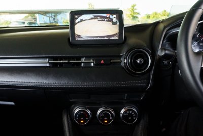 MAZDA 2 1.3 HIGH CONNECT ปี2017 (ขร9241)