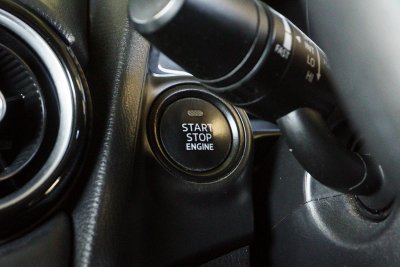 MAZDA 2 1.3 HIGH CONNECT ปี2017 (ขร9241)