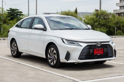 TOYOTA YARIS ATIV 1.5 HEV PREMIUM AT ปี 2025 (ส-9700)