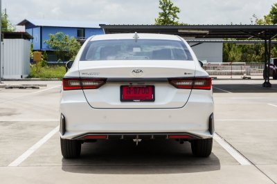 TOYOTA YARIS ATIV 1.5 HEV PREMIUM AT ปี 2025 (ส-9700)