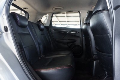 HONDA JAZZ 1.5 S AT ปี2021 (1ขศ6982)