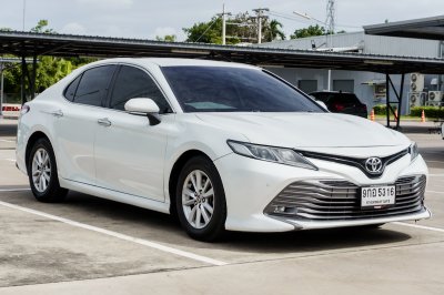 TOYOTA CAMRY 2.0 G AT ปี 2019 จด2020 (9กอ5316)