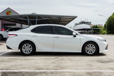 TOYOTA CAMRY 2.0 G AT ปี 2019 จด2020 (9กอ5316)