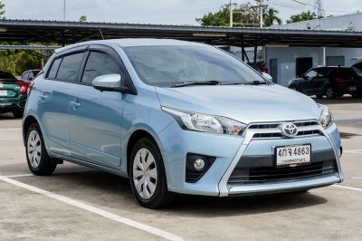 TOYOTA YARIS 1.2 E AT ปี 2015 (4กจ4863)