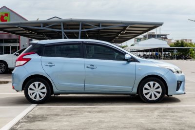 TOYOTA YARIS 1.2 E AT ปี 2015 (4กจ4863)