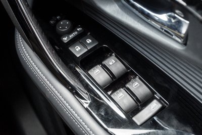 TOYOTA YARIS CROSS 1.5 HV PREMIUM LUXURY AT ปี 2023 (5ขข2289)