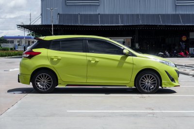 TOYOTA YARIS 1.2 E AT ปี 2019 (9กฆ8335)