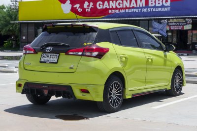 TOYOTA YARIS 1.2 E AT ปี 2019 (9กฆ8335)