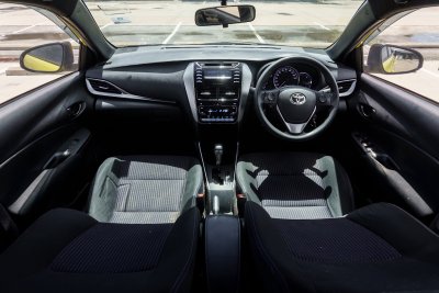 TOYOTA YARIS 1.2 E AT ปี 2019 (9กฆ8335)