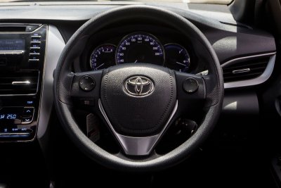TOYOTA YARIS 1.2 E AT ปี 2019 (9กฆ8335)