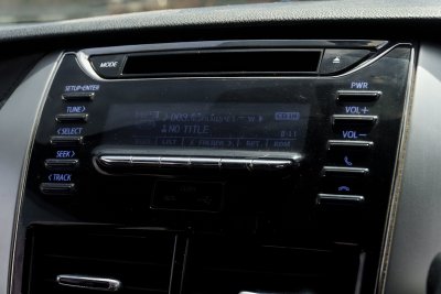 TOYOTA YARIS 1.2 E AT ปี 2019 (9กฆ8335)