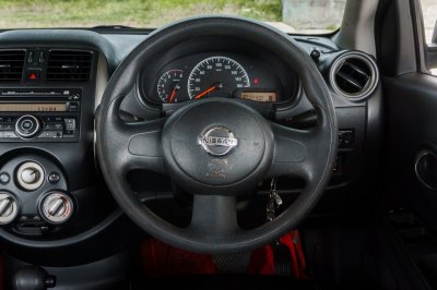 NISSAN ALMERA 1.2 E AT ปี2013 (1กส3367)