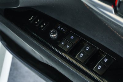 TOYOTA CAMRY 2.5 HV PREMIUM AT ปี 2020 (1ขฎ3385)