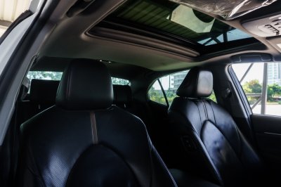 TOYOTA CAMRY 2.5 HV PREMIUM AT ปี 2020 (1ขฎ3385)