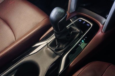 TOYOTA COROLLA CROSS 1.8 HYBRID PREMIUM SAFETY ปี2021 (1ขอ9856)