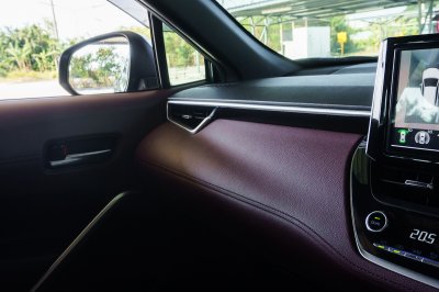 TOYOTA COROLLA CROSS 1.8 HYBRID PREMIUM SAFETY ปี2021 (1ขอ9856)