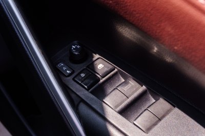 TOYOTA COROLLA CROSS 1.8 HYBRID PREMIUM SAFETY ปี2021 (1ขอ9856)