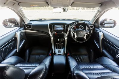 MITSUBISHI PAJERO SPORT 2.4 GT ปี2016 (5กธ5219)