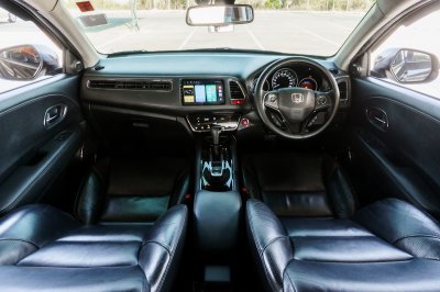 HONDA HR-V 1.8 EL ปี2017 (6กฬ2859)