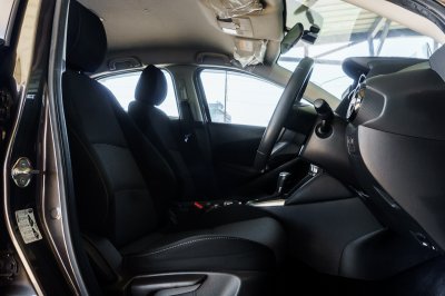 MAZDA 2 1.3 HIGH CONNECT ปี2019 (9กฆ8196)