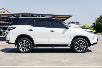 TOYOTA FORTUNER 2.8 LEGENDER 4WD AT ปี2021 (2ขภ5113)