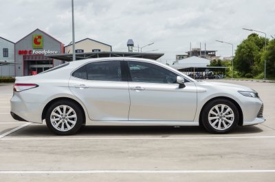TOYOTA CAMRY 2.5 HV PREMIUM AT ปี 2019 (8กณ7514)
