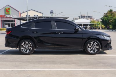 TOYOTA YARIS ATIV 1.2 PREMIUM AT ปี 2022 (4ขก3523)