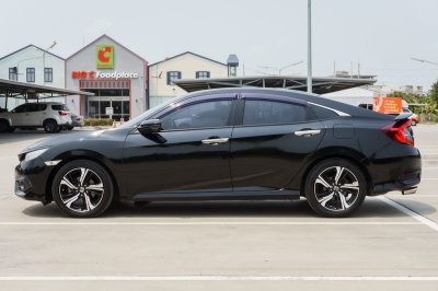 HONDA CIVIC 1.5 TURBO RS AT ปี2016 จด2017 (5กอ7985)