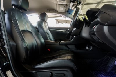 HONDA CIVIC 1.5 TURBO RS AT ปี2016 จด2017 (5กอ7985)