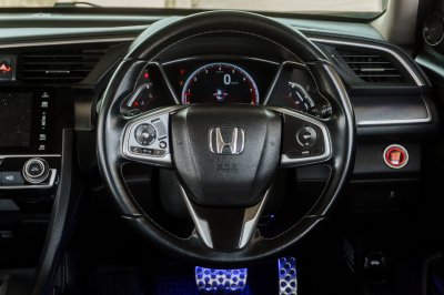 HONDA CIVIC 1.5 TURBO RS AT ปี2016 จด2017 (5กอ7985)