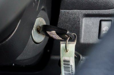 NISSAN ALMERA 1.2 E ปี2015 (4กน6349)