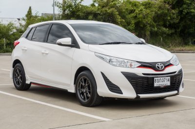 TOYOTA YARIS 1.2 E AT ปี2018 (8ขก3714)