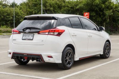TOYOTA YARIS 1.2 E AT ปี2018 (8ขก3714)