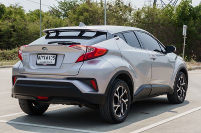 TOYOTA C-HR 1.8 MID AT ปี 2019 (8กร6105)
