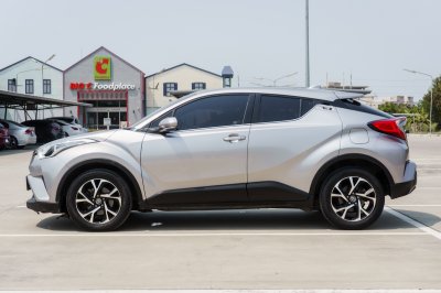 TOYOTA C-HR 1.8 MID AT ปี 2019 (8กร6105)