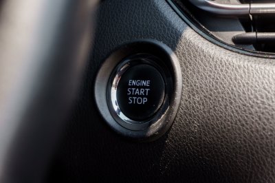 TOYOTA C-HR 1.8 MID AT ปี 2019 (8กร6105)