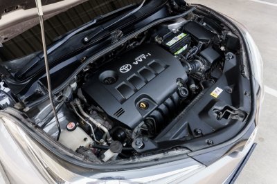 TOYOTA C-HR 1.8 MID AT ปี 2019 (8กร6105)