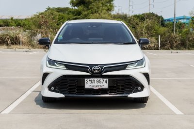 TOYOTA ALTIS 1.8 HYBRID GR SPORT AT ปี2022 (2ขภ9574)