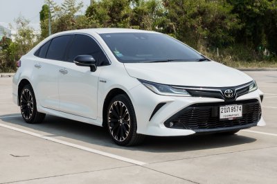 TOYOTA ALTIS 1.8 HYBRID GR SPORT AT ปี2022 (2ขภ9574)