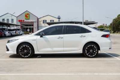 TOYOTA ALTIS 1.8 HYBRID GR SPORT AT ปี2022 (2ขภ9574)