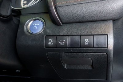 TOYOTA CAMRY 2.5 HYBRID ปี2020 (ขท9377)