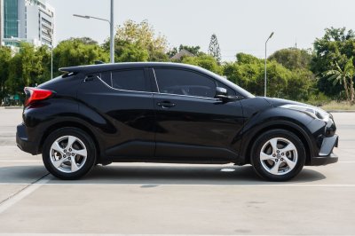 TOYOTA C-HR 1.8 MID AT ปี 2018 (8กน5079)