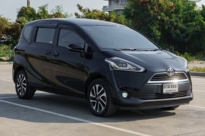 TOYOTA SIENTA 1.5 V ปี2018 (8กฆ8997)