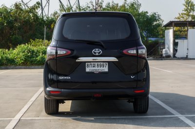 TOYOTA SIENTA 1.5 V ปี2018 (8กฆ8997)