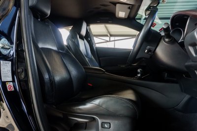 TOYOTA C-HR 1.8 MID AT ปี 2018 (8กน5079)