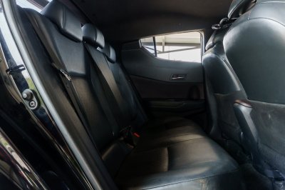 TOYOTA C-HR 1.8 MID AT ปี 2018 (8กน5079)