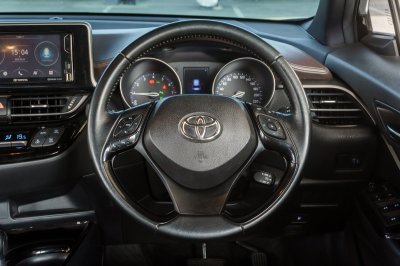 TOYOTA C-HR 1.8 MID AT ปี 2018 (8กน5079)