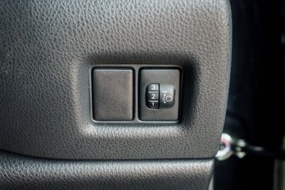 TOYOTA C-HR 1.8 MID AT ปี 2018 (8กน5079)