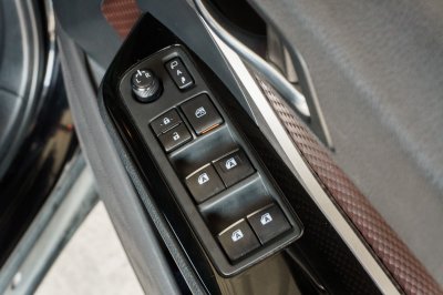 TOYOTA C-HR 1.8 MID AT ปี 2018 (8กน5079)