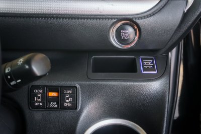 TOYOTA SIENTA 1.5 V ปี2018 (8กฆ8997)